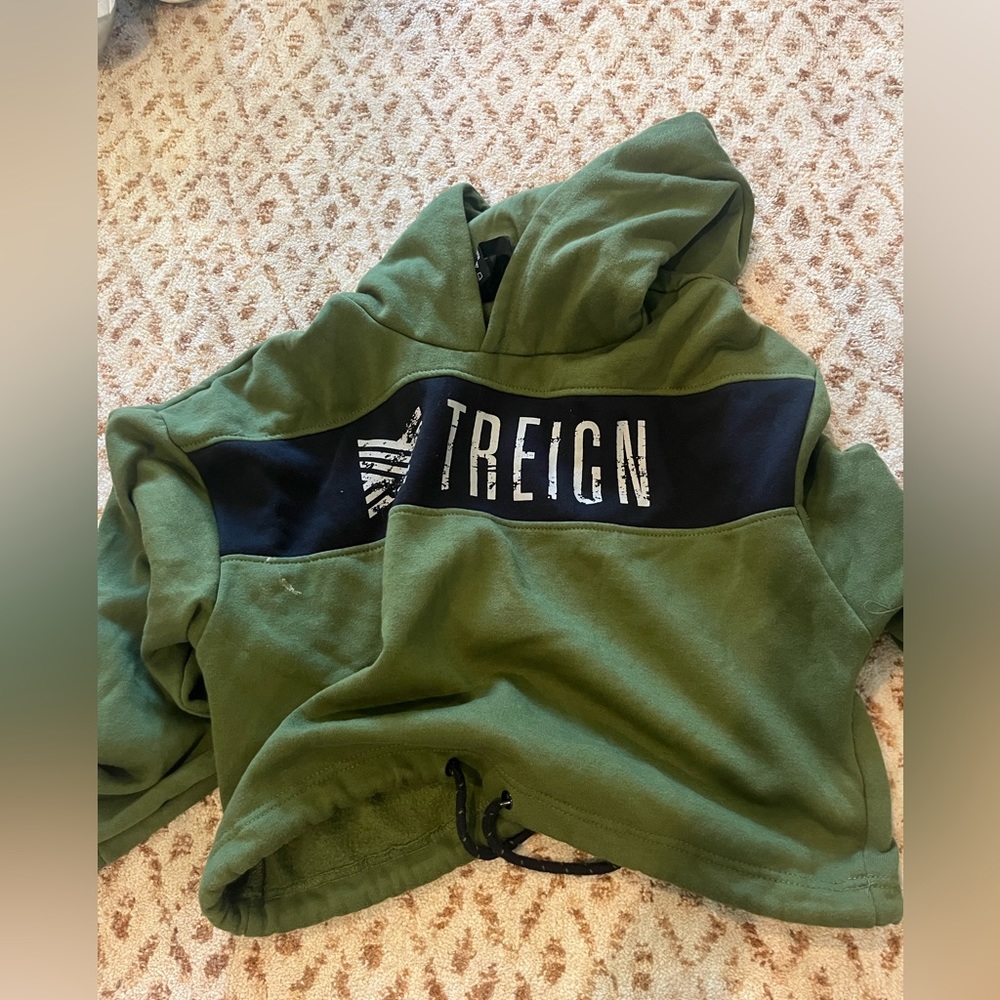 Cropped hoodie